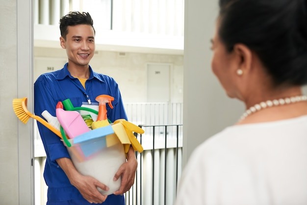 Why Busy Professionals and Families Rely on House Maid Services